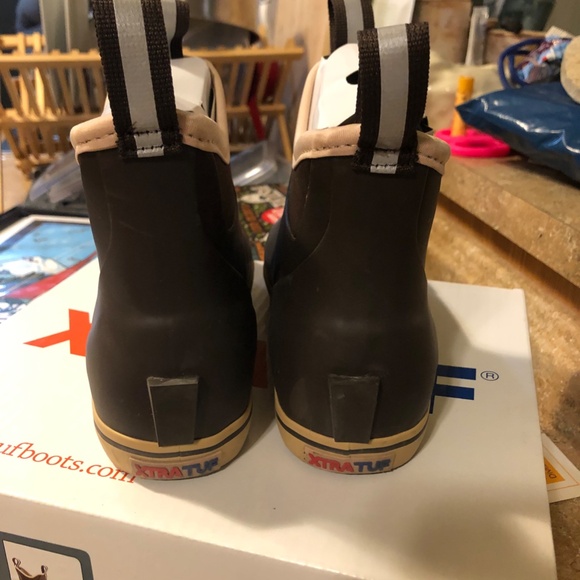 XtraTuf 7W - Picture 4 of 4